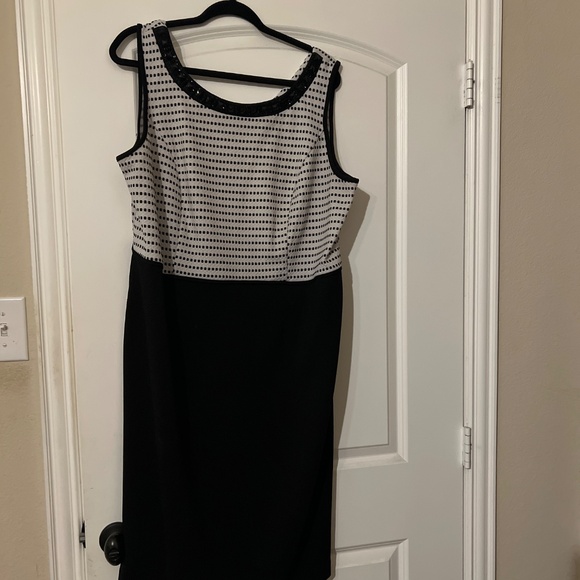 Jacket/Dress - Picture 3 of 4